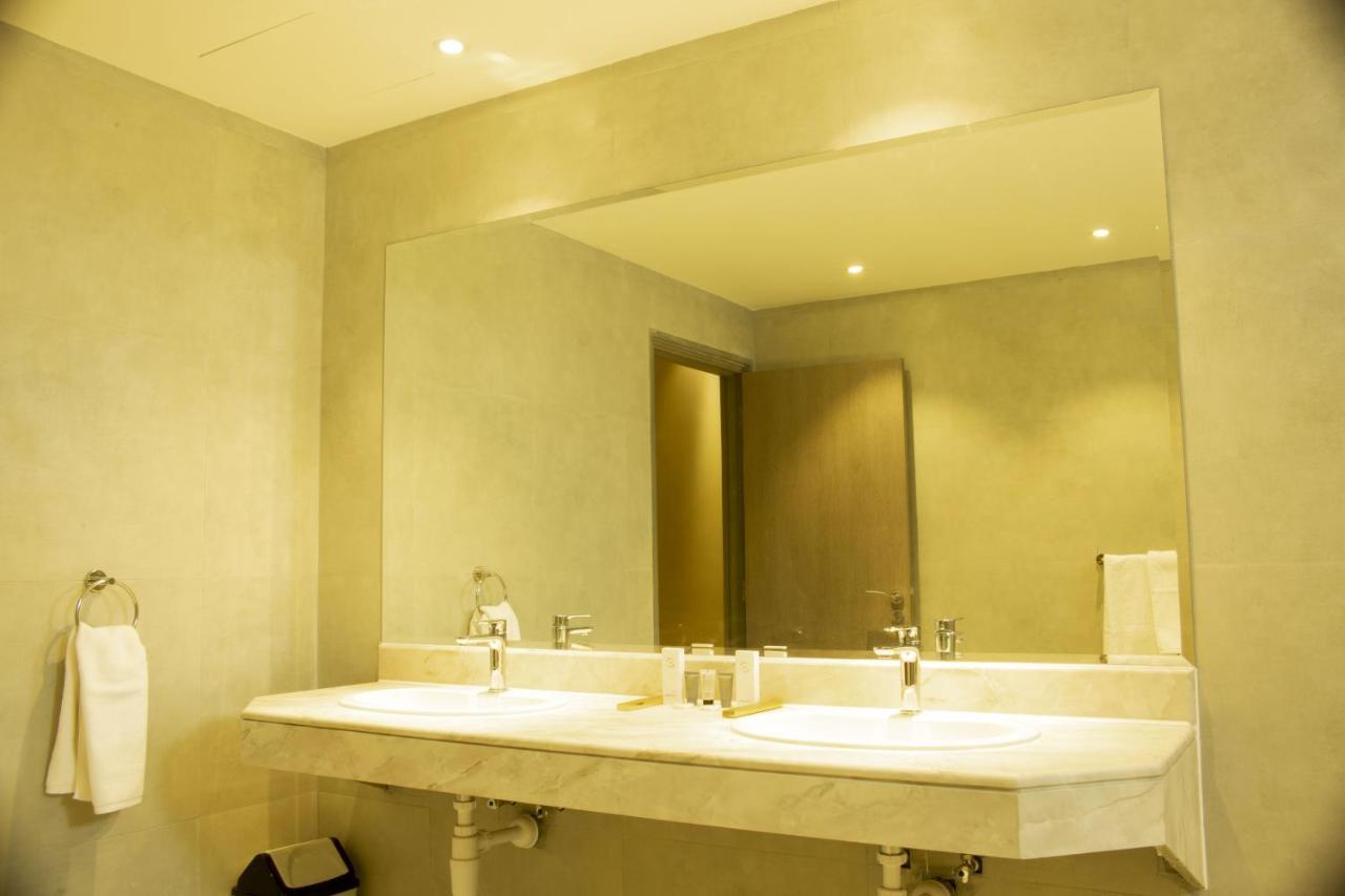 Infinity Tower Suites Wll Manama Eksteriør bilde